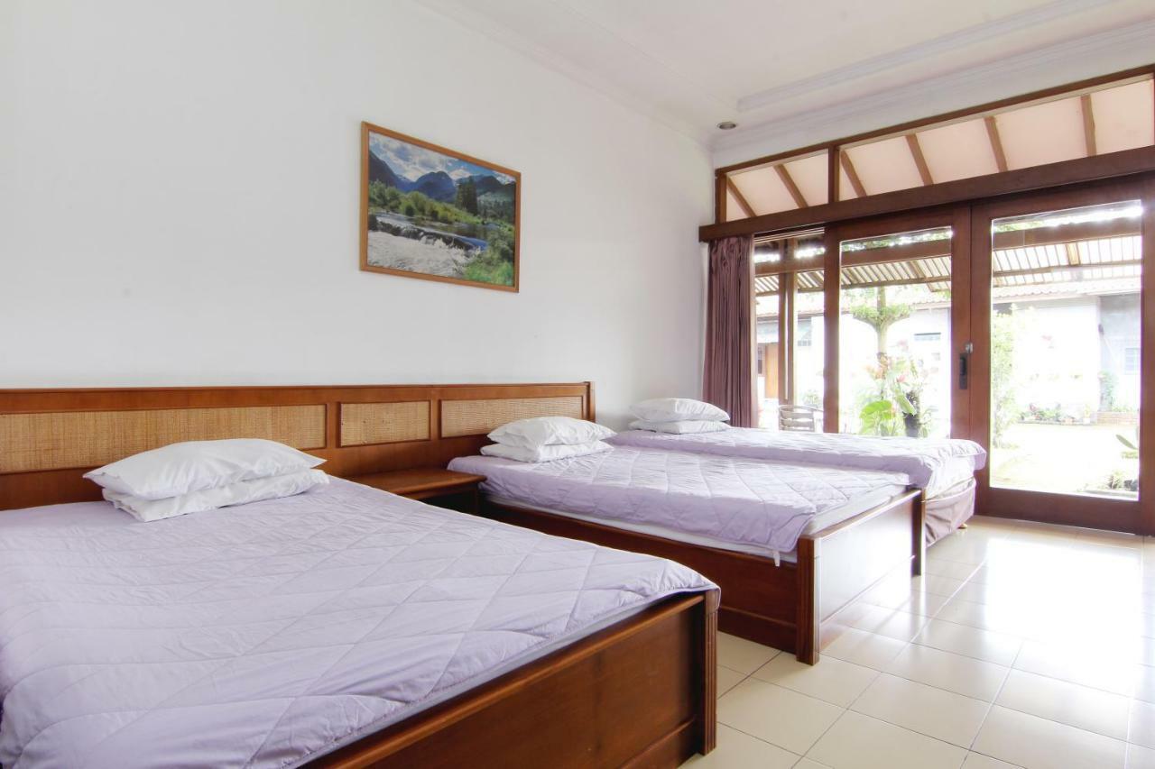 Villa Enggal Lembang Exterior foto