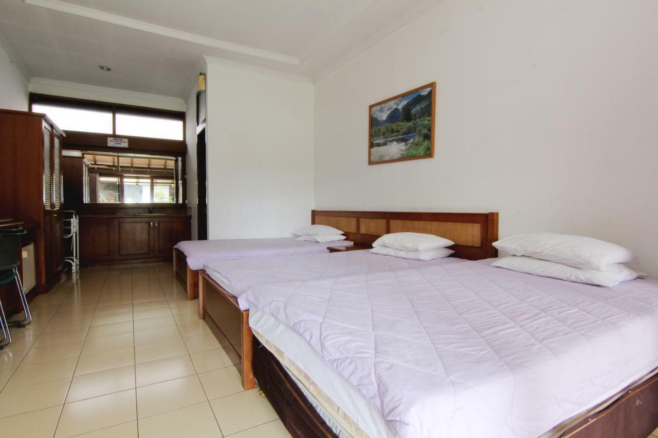 Villa Enggal Lembang Exterior foto