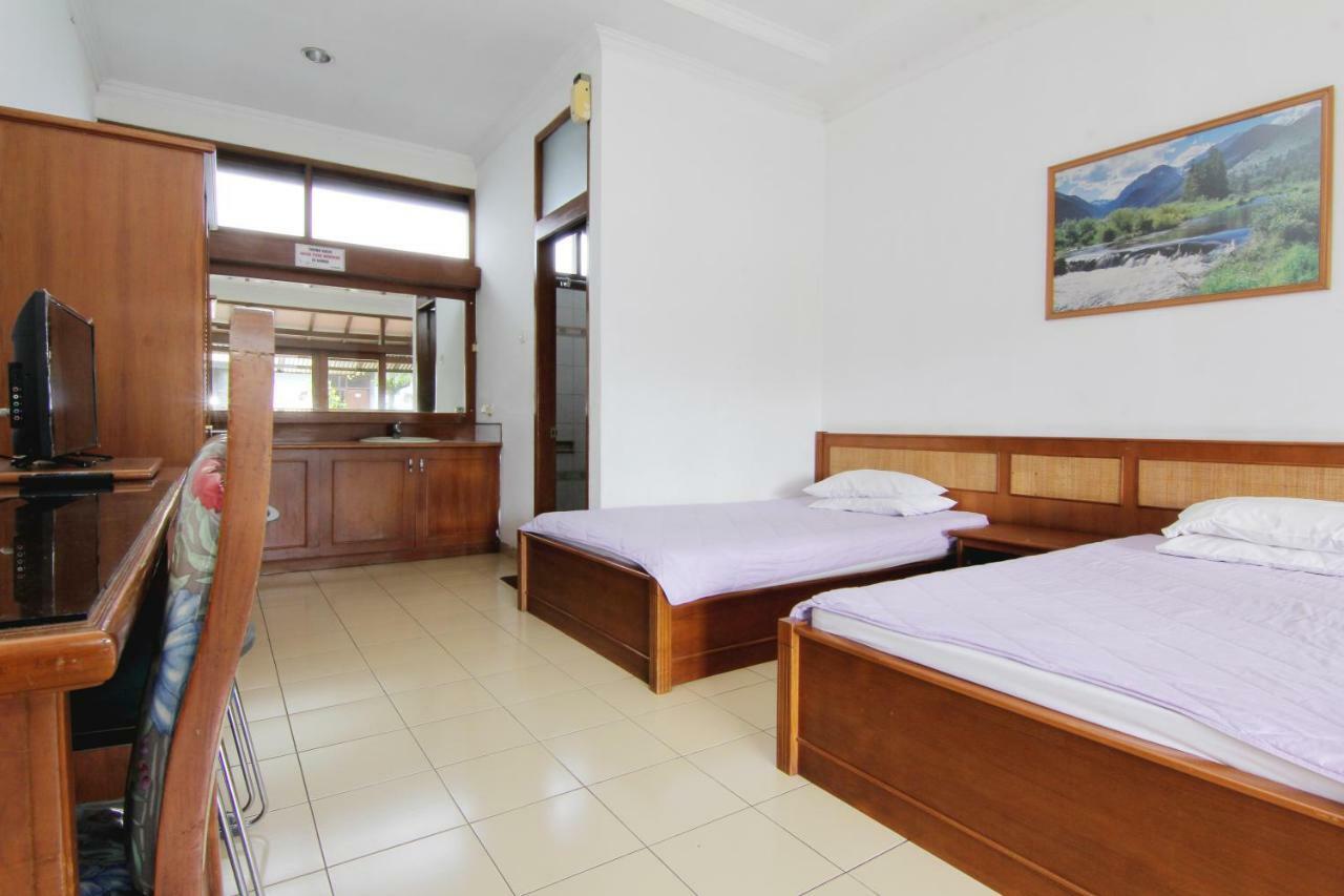 Villa Enggal Lembang Exterior foto